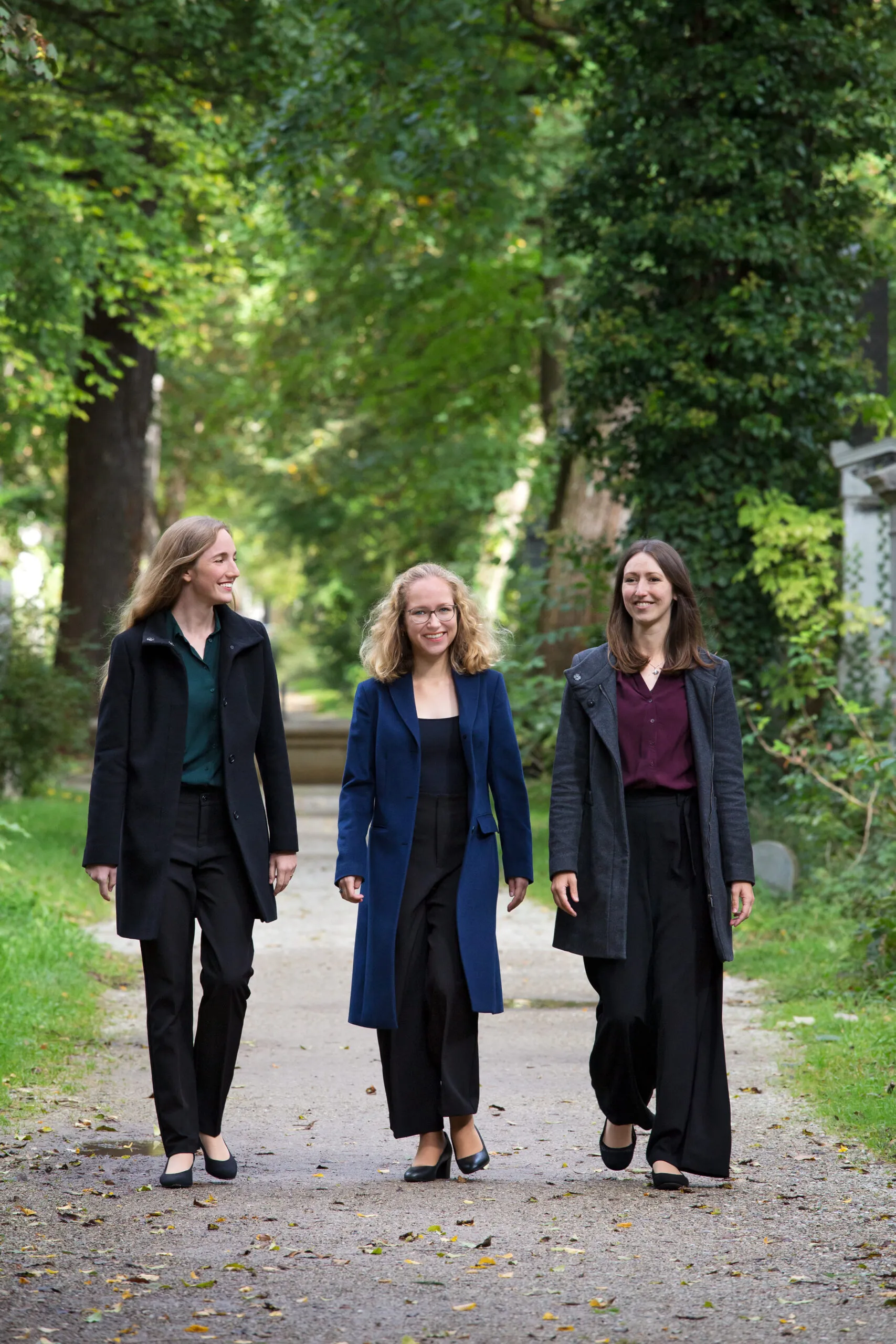 Trio zeitgelöst im Wald